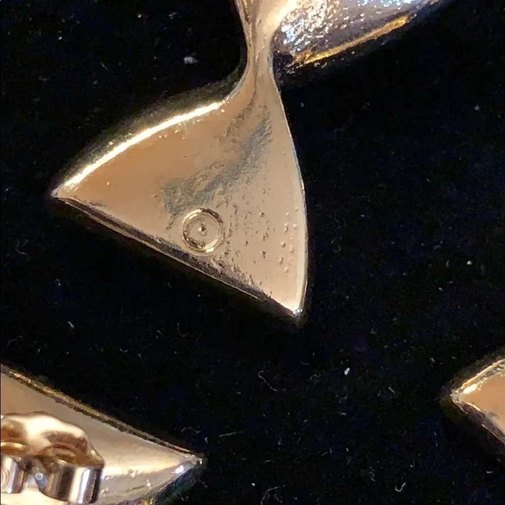 Retro Twist Post Earrings Goldtone